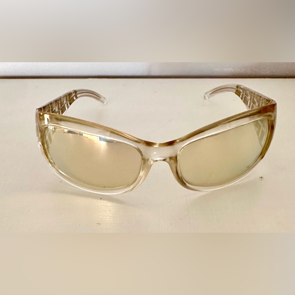 Fendi Gold Sunglasses with Sleek Design rhinestones